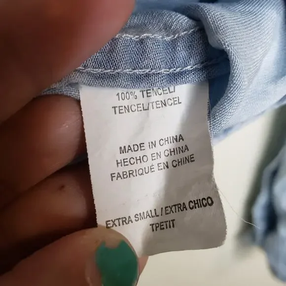 Rails| Carter Light Vintage Polka Dot Chambray - Picture 12 of 13